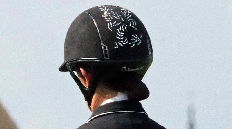 horse riders 
